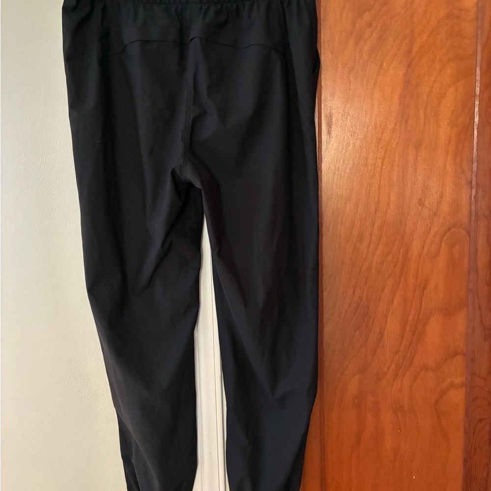 Lululemon black Warpstreme High-Rise 7/8 Jogger Pants - Picture 4 of 6